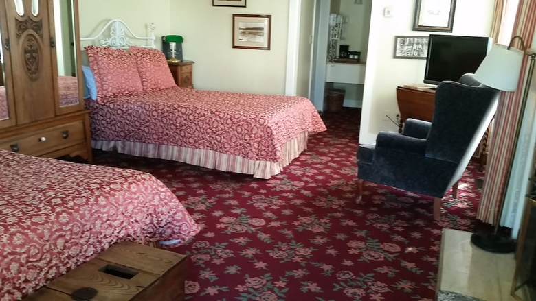 The Mendocino Hotel And Garden Suites