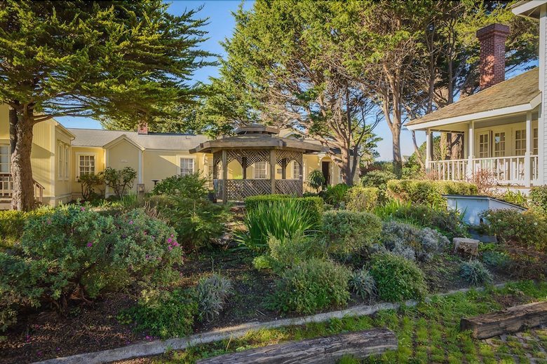 The Mendocino Hotel And Garden Suites