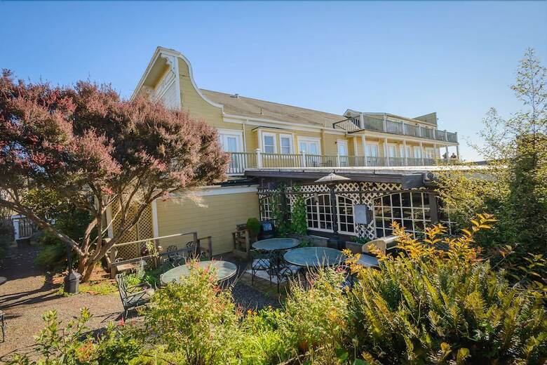 The Mendocino Hotel And Garden Suites