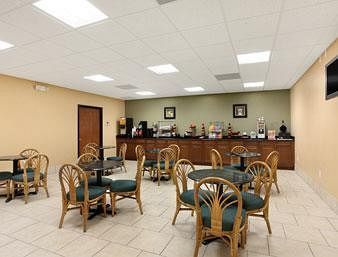Hotel Ramada Lake Placid