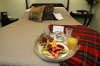 Little English Guesthouse Bed And Breakfast