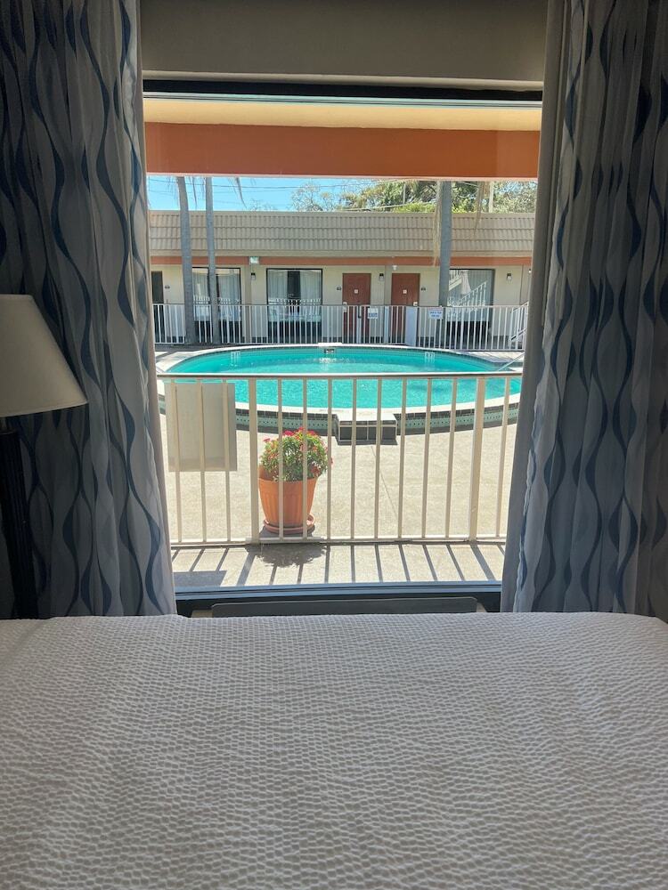 Motel Days Inn St Petersburg Central