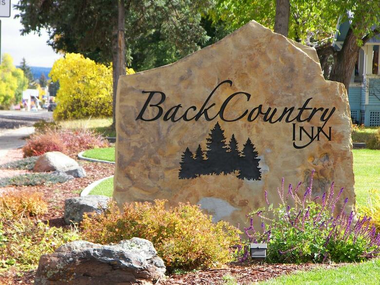 Motel Backcountry Inn