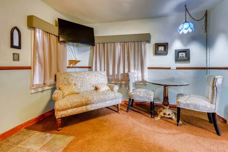 Cliff House Lodge Bed And Breakfast