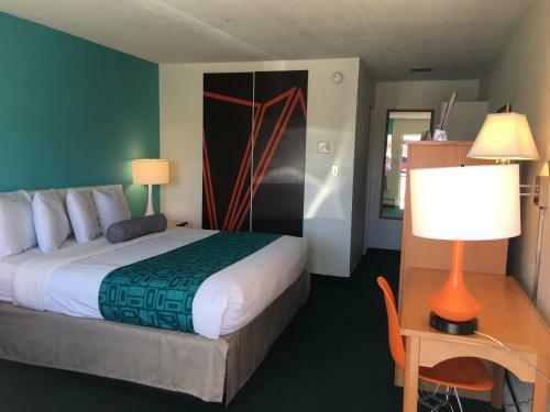 Hotel Howard Johnson Express Inn - Colorado Springs