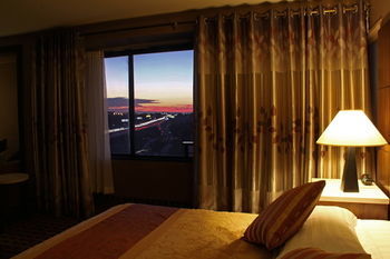 La Crystal Hotel