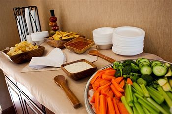 Chase Suite Hotel Brea