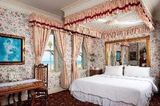 Hostal Dorymans Oceanfront Inn