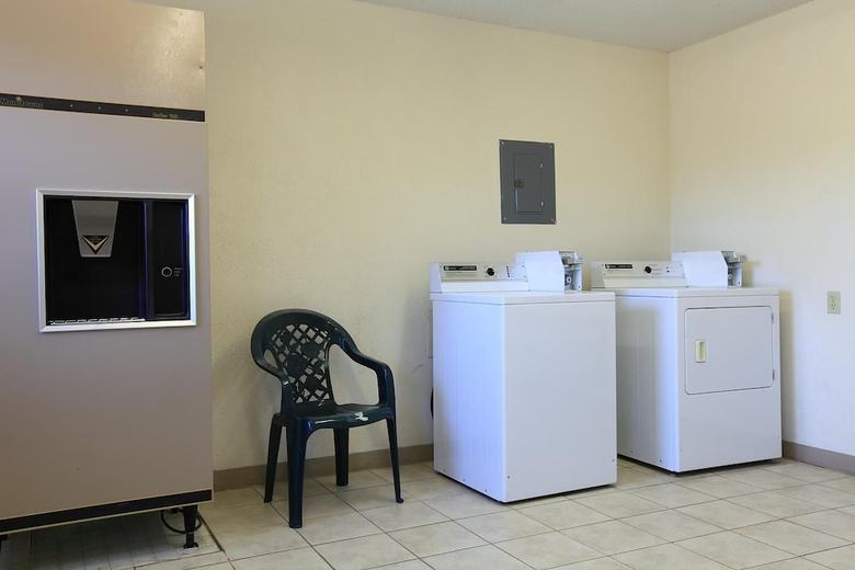 Americas Best Value Inn Suburban Motel