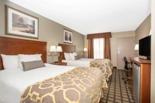 Hotel Baymont Inn And Suites Hays