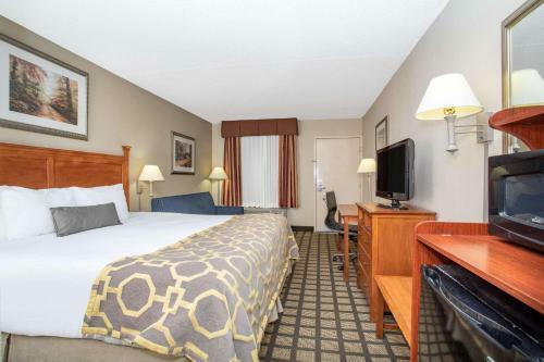 Hotel Baymont Inn And Suites Hays