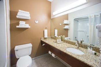 Hostal Northfield Inn, Suites & Conference Center