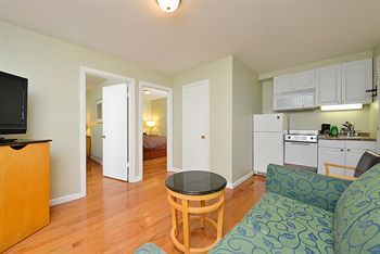 Motel Americas Best Value Inn & Cottages