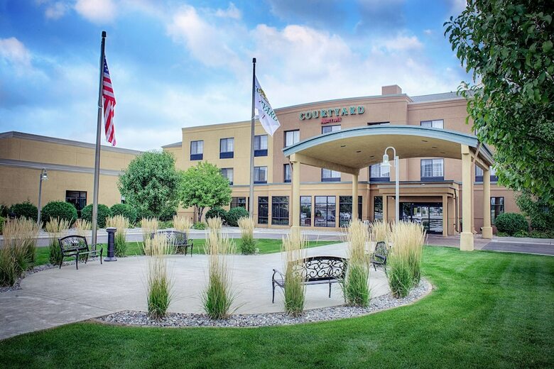 Hotel Courtyard By Marriott Fargo Moorhead, Mn