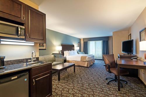 Holiday Inn Express Hotel & Suites Butte