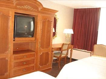 Hotel A Victory Inn & Suites- Muskegon