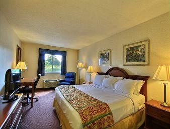 Hotel Baymont Inn And Suites Howell/brighton
