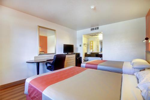 Motel 6 Santa Fe - Cerrillos Road South
