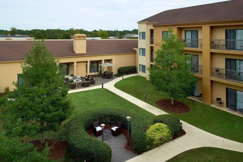 Hotel Courtyard By Marriott Fayetteville