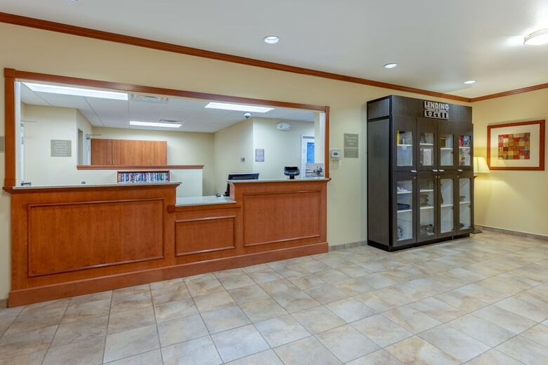 Hotel Candlewood Suites Minot