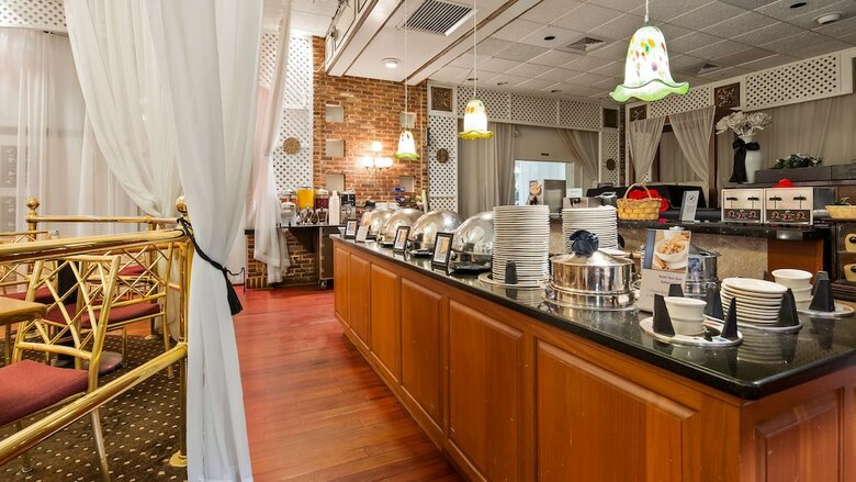 Best Western Genetti Hotel & Conference Center