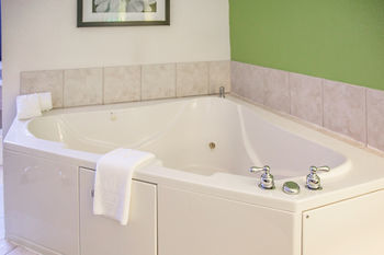 Hotel Quality Inn And Suites
