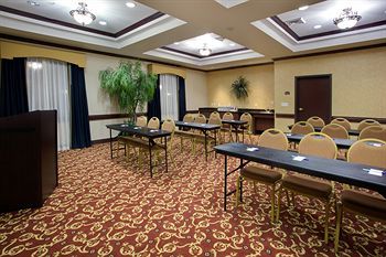 Holiday Inn Express Hotel & Suites Wharton