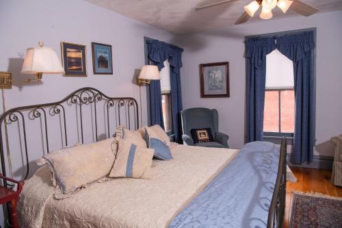 Grape Arbor Bed And Breakfast