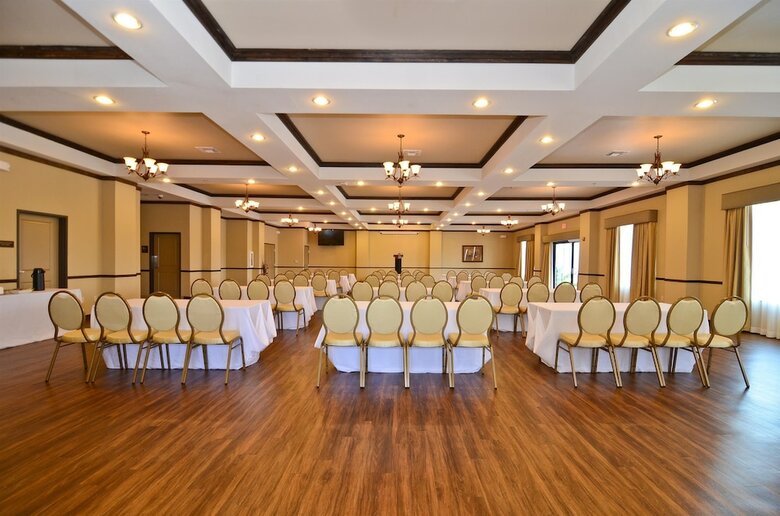 Hotel Best Western Plus Emory At Lake Fork Inn & Suites