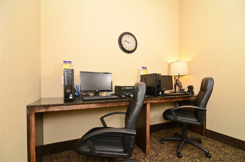 Hotel Best Western Plus Emory At Lake Fork Inn & Suites