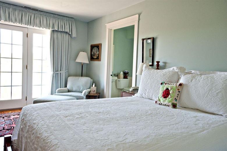Bed & Breakfast Inn At Old Virginia