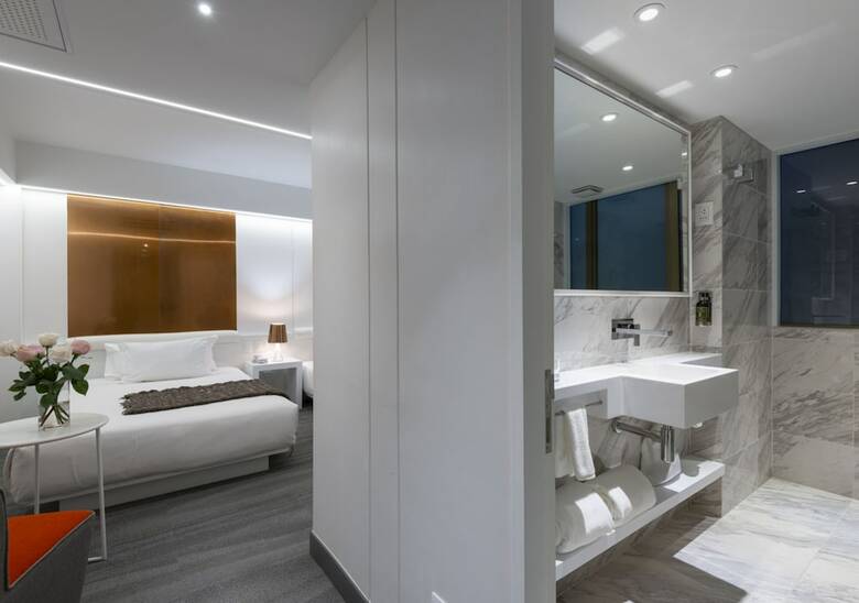 Hotel 45 By Director