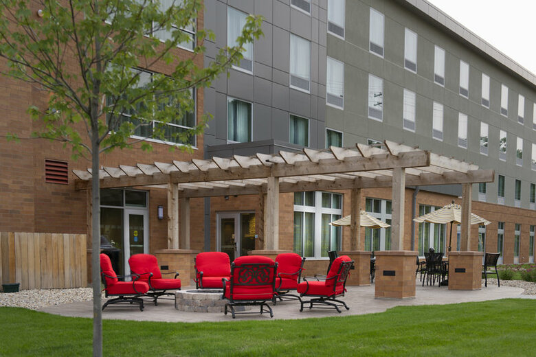 Hotel Holiday Inn Express & Suites Madison Central