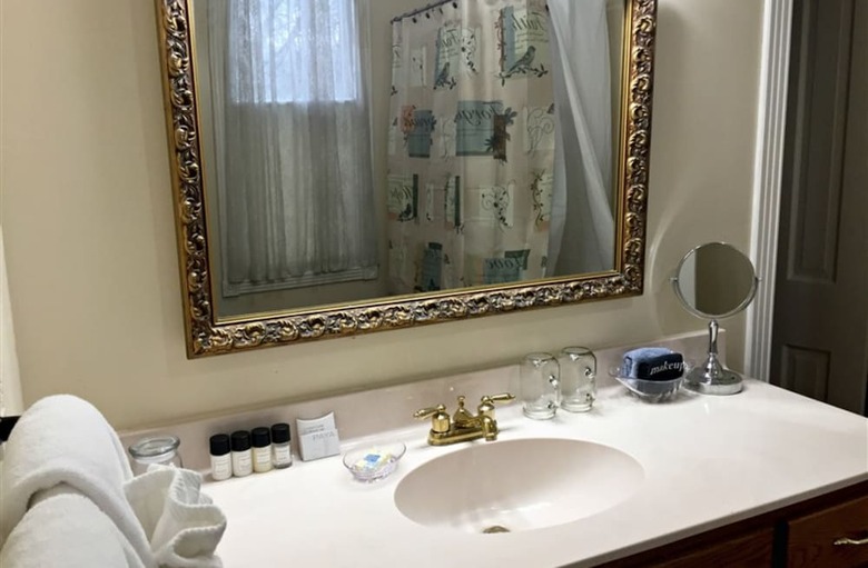 White Oak Manor Bed & Breakfast