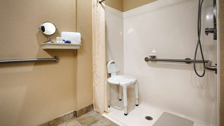 Hotel Best Western Plus Crown Colony Inn & Suites