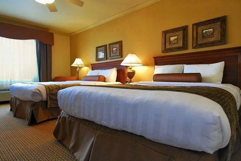 Hotel Best Western Plus Crown Colony Inn & Suites