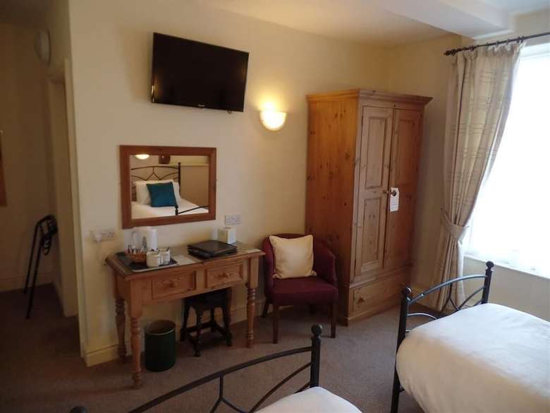 Hostal The Dodington Lodge Hotel
