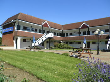 Hostal The Town And Country Lodge