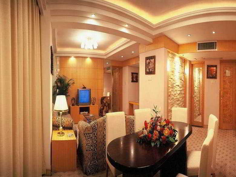Hotel Golden Lustre