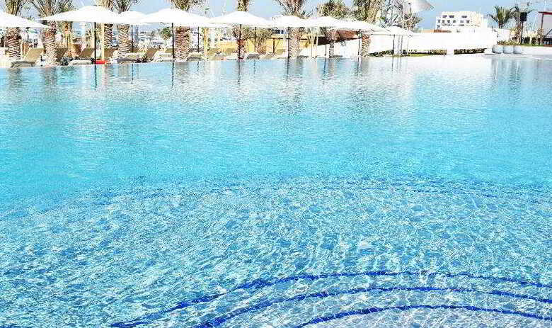 Hotel Art Rotana Amwaj Island