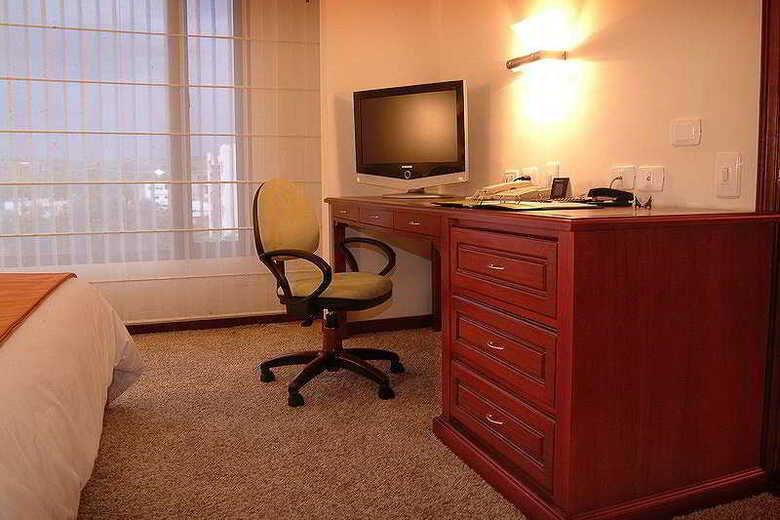 Hotel NH Royal Cali