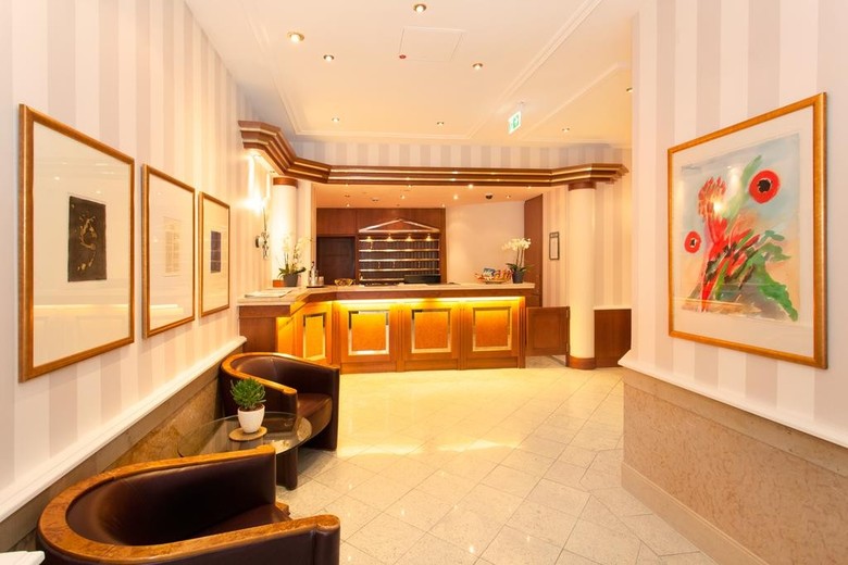 Favored Hotel Hansa