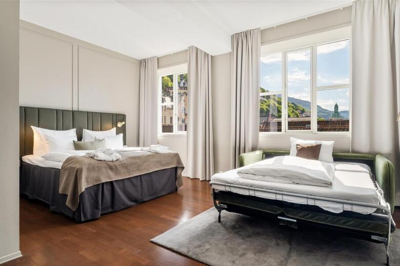 Hotel First Marin