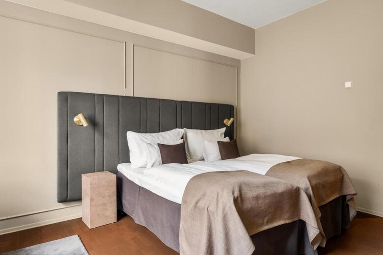 Hotel First Marin