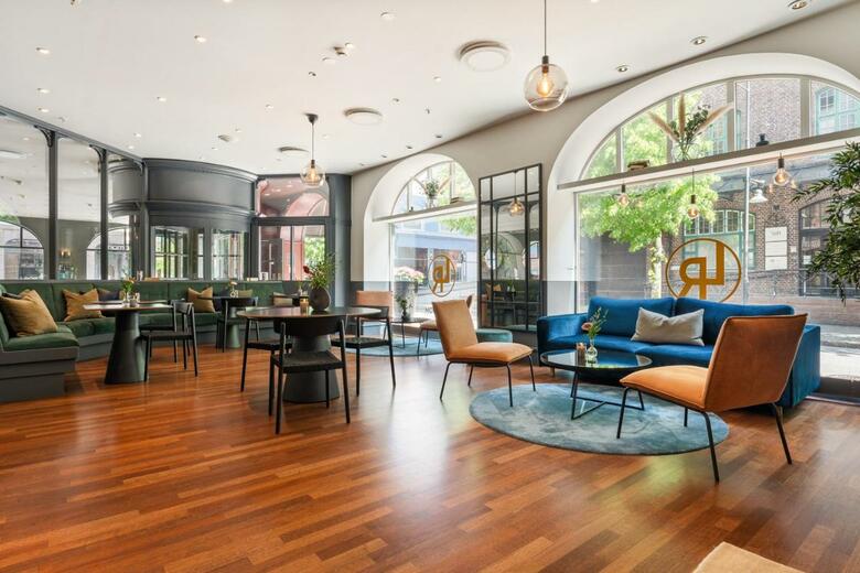 Hotel First Marin