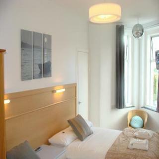 Bonnington Beach Hotel