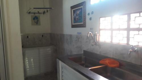 Apartamento Kitnet No 1� Piso, A 300m Da Praia Do Morro