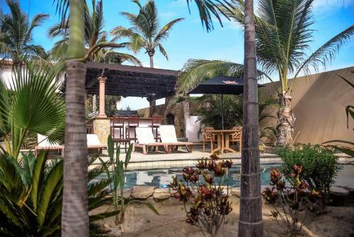 Posada Cerritos Beach Inn