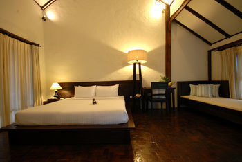 Hotel Manathai Village