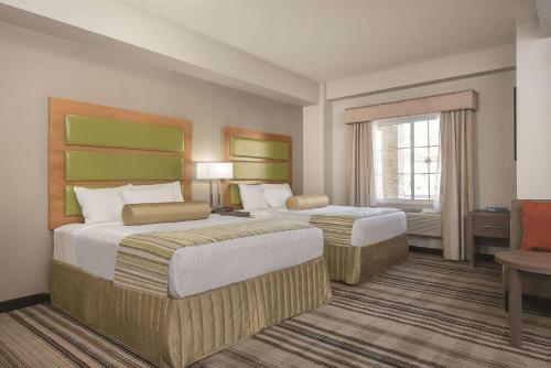 Hotel La Quinta By Wyndham Brooklyn East